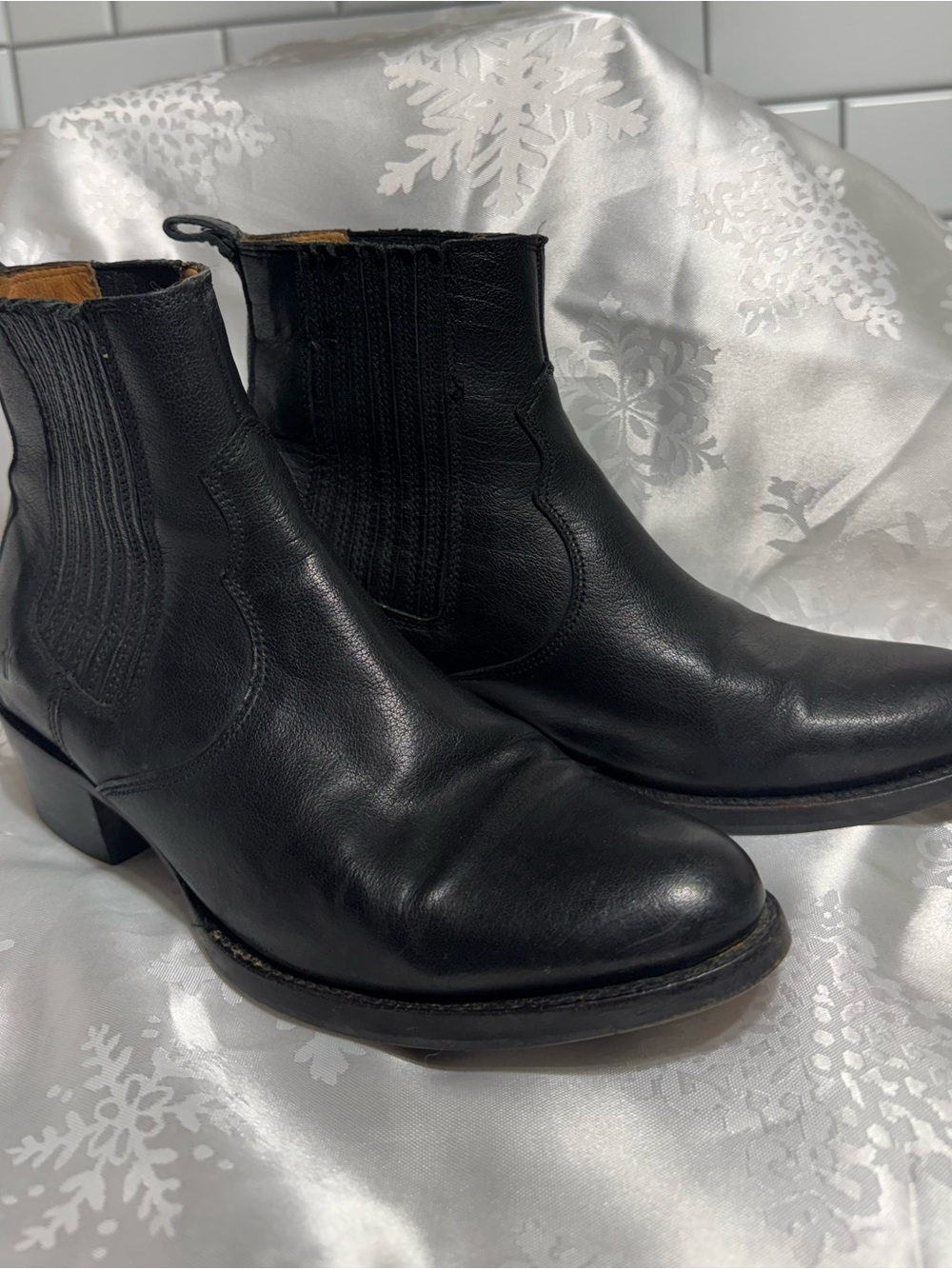 Frye 8 1/2 Black Leather Chelsea Boot - Classic Slip-On Style woman’s